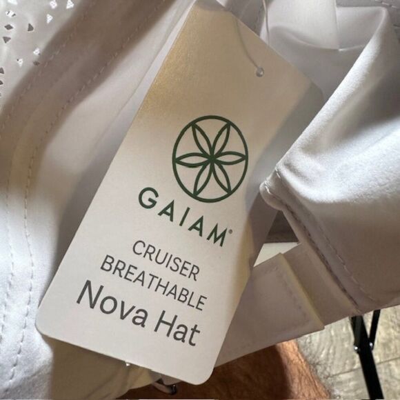 GAIAM CRUISER BREATHABLE NOVA HAT IN WHITE (NWT) - Picture 8 of 8